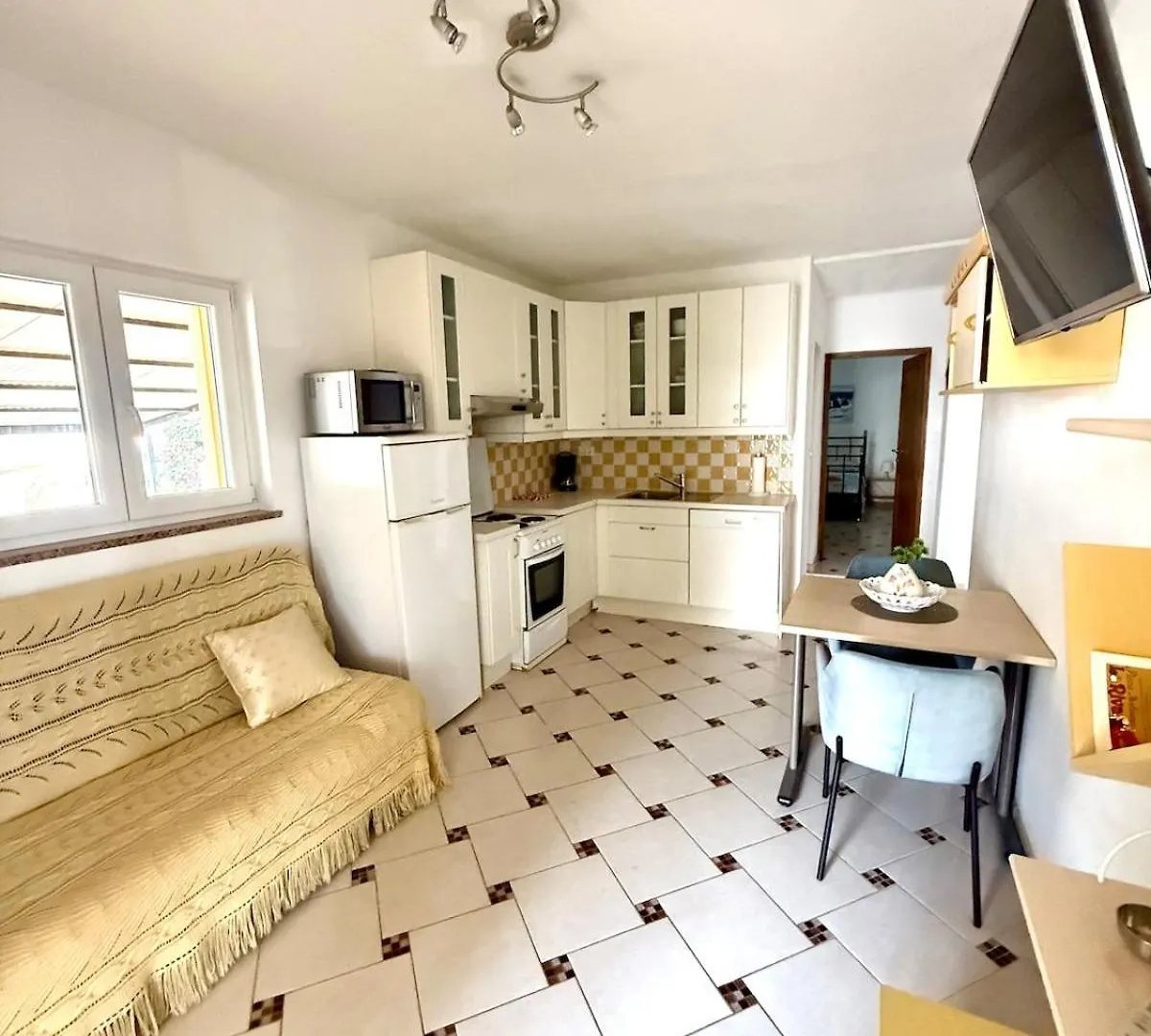 Cozy Seaside Apartment, Porec -2